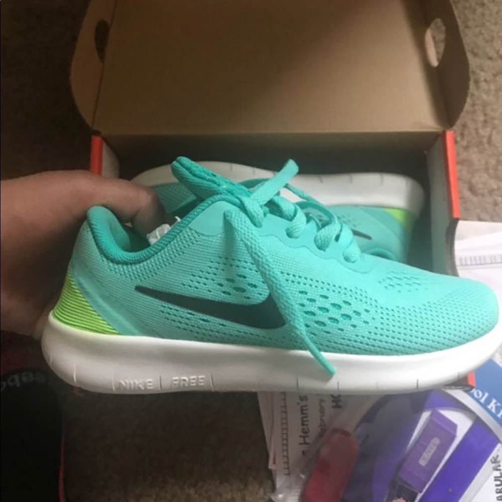 Nike free runners